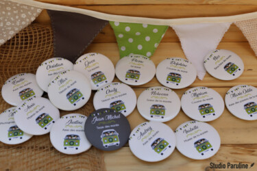 Badges mariage La Pommeraye Maine-et-Loire graphiste Studio Paruline Mauges-sur-Loire mediatheque